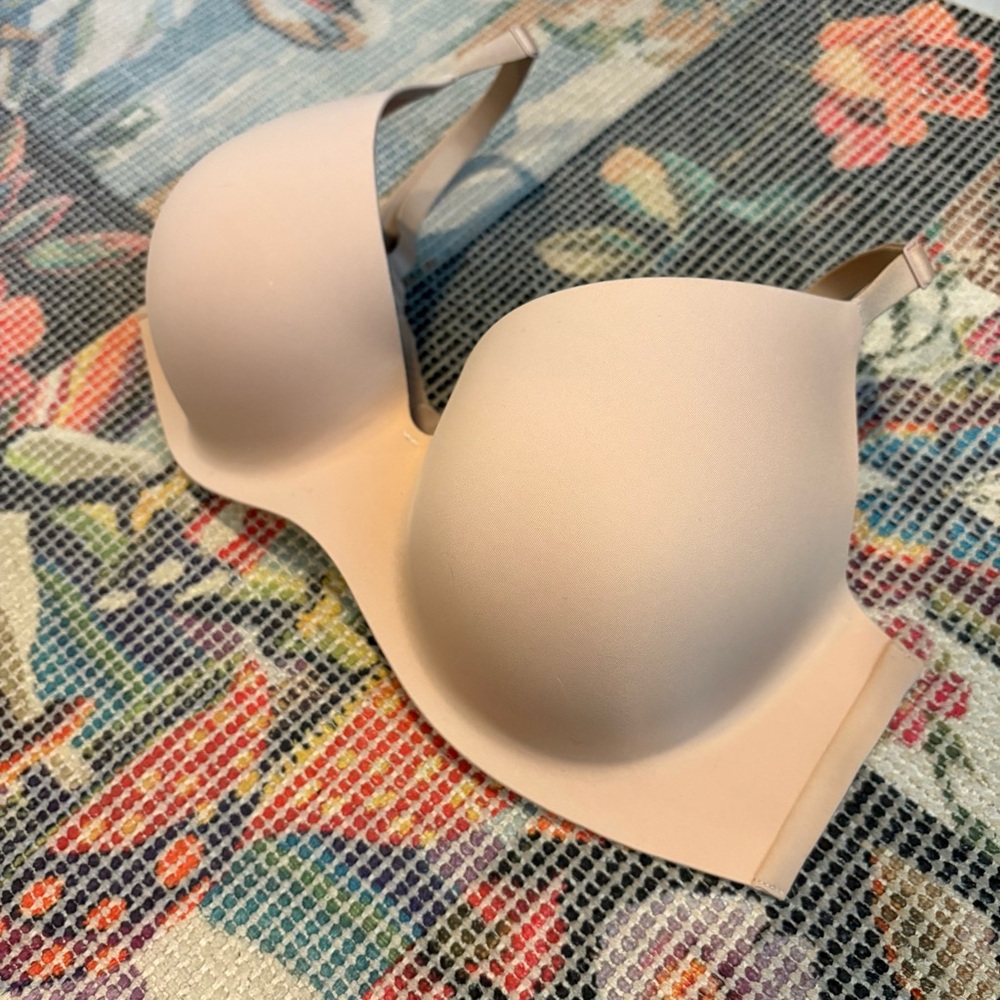 Victoria's Secret NEW * Beige Women's Bra 36DD Sample Nude Sexy Everyday Casual